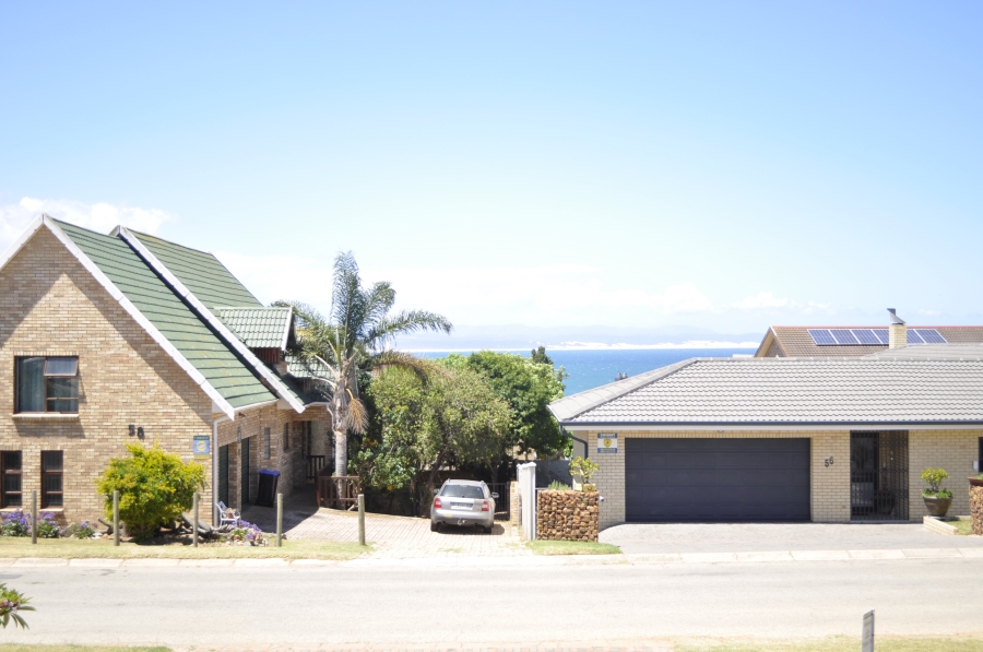 5 Bedroom Property for Sale in Wavecrest Eastern Cape